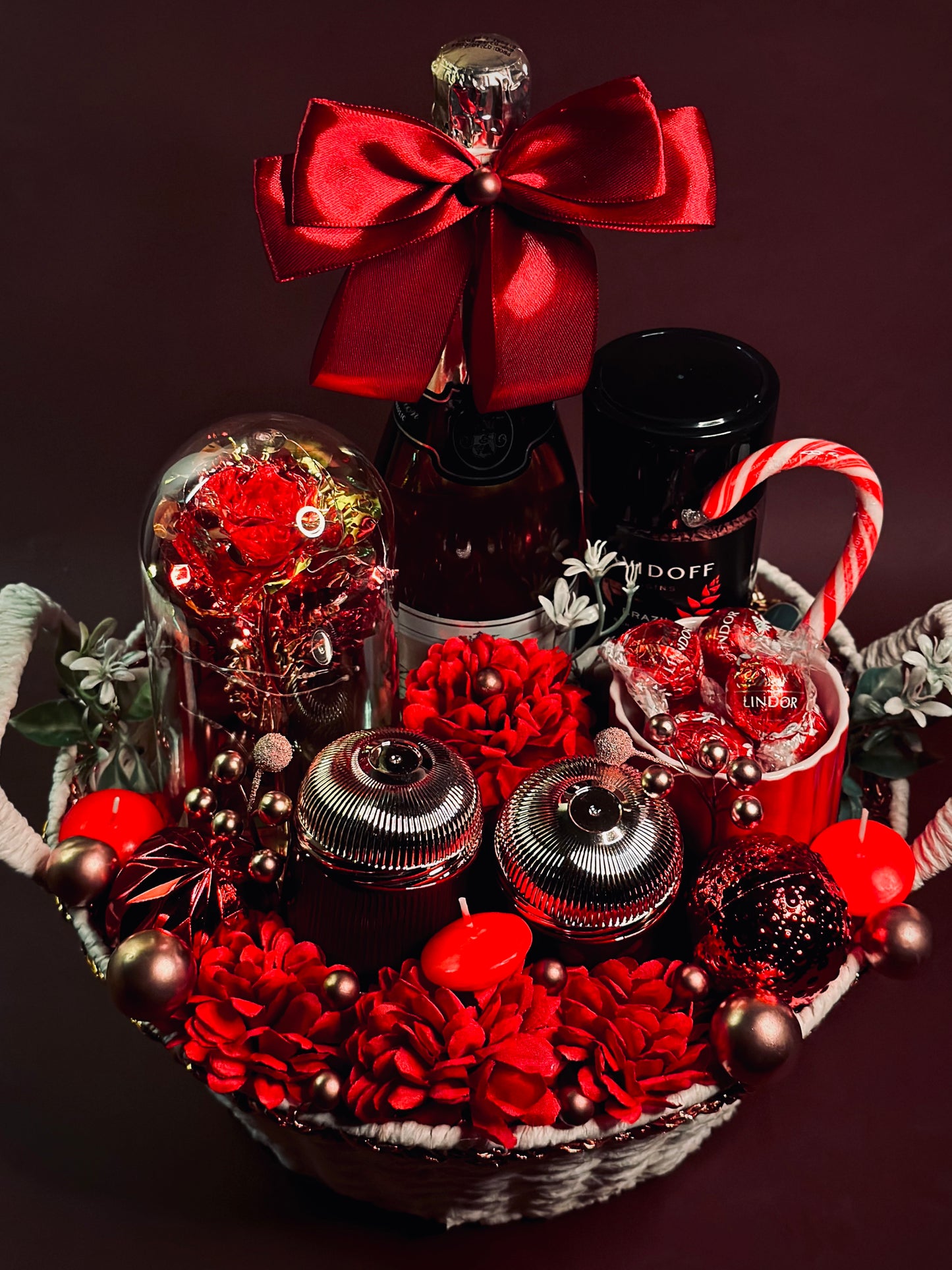 The Christmas Splendor Basket